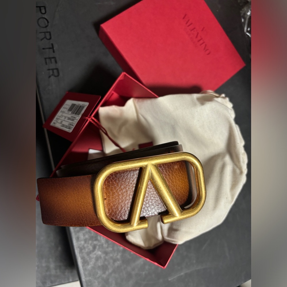 New Valentino Vlogo belt  70size